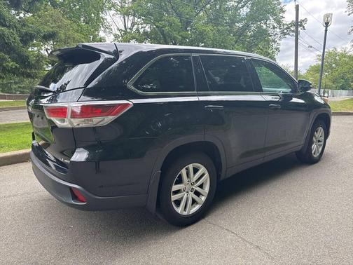 Black 2015 Toyota Highlander LE