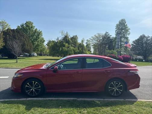 2020 Toyota Camry SE