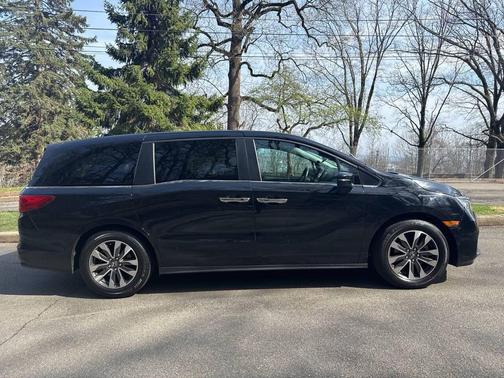 Black 2023 Honda Odyssey EX L 4dr Mini Van
