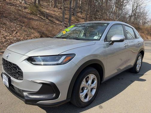 Gray 2024 Honda HR-V LX