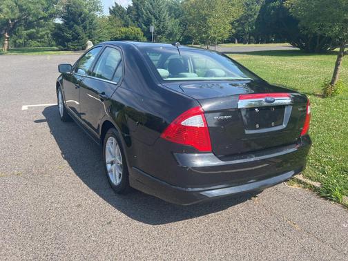 Photo 4 of 32 of 2010 Ford Fusion SEL