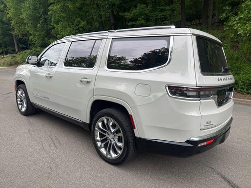 Beige 2022 Jeep Grand Wagoneer Obsidian 4x4 4dr SUV