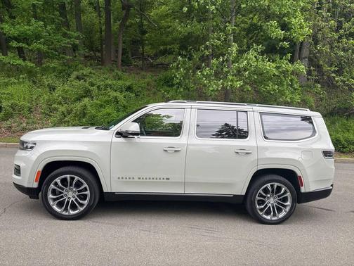 Beige 2022 Jeep Grand Wagoneer Obsidian 4x4 4dr SUV