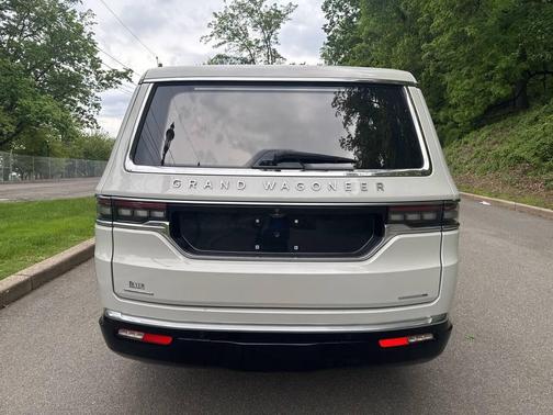 Beige 2022 Jeep Grand Wagoneer Obsidian 4x4 4dr SUV