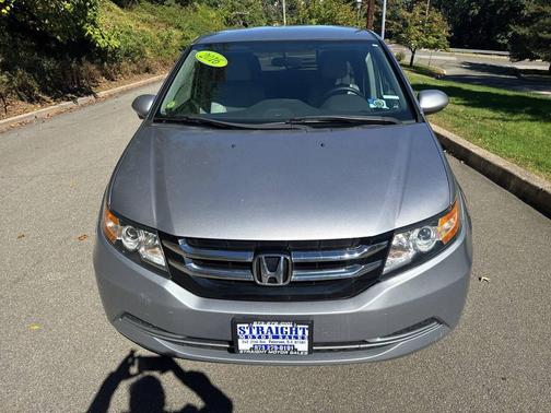 Silver 2016 Honda Odyssey SE