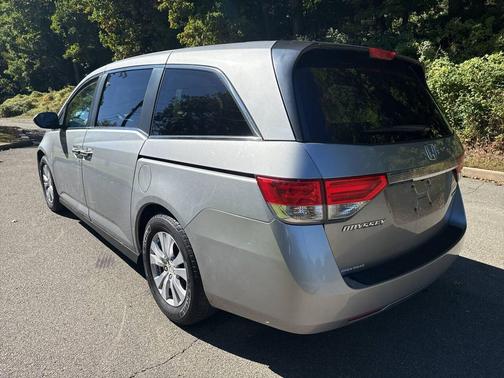 Silver 2016 Honda Odyssey SE