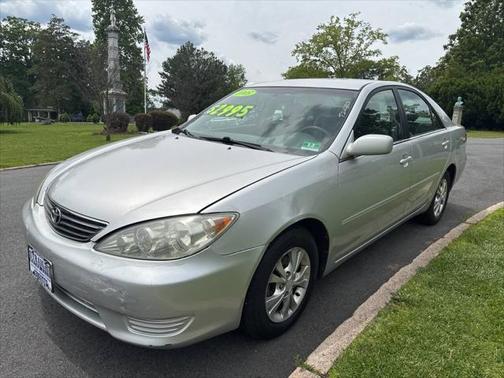 2005 Toyota Camry LE V6