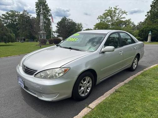 2005 Toyota Camry LE V6