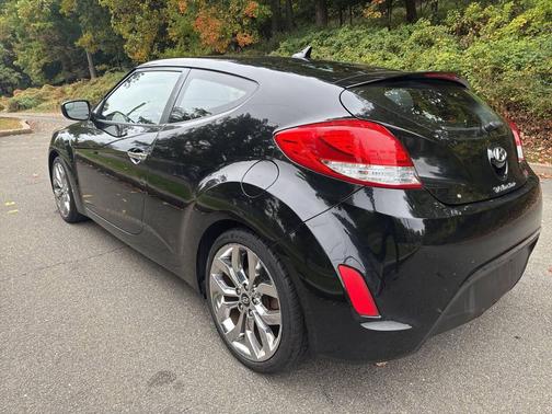 Black 2015 Hyundai Veloster RE:FLEX w/Black