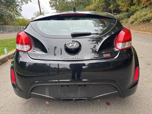 Black 2015 Hyundai Veloster RE:FLEX w/Black
