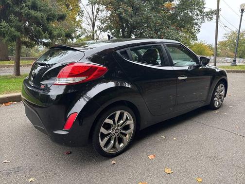 Black 2015 Hyundai Veloster RE:FLEX w/Black