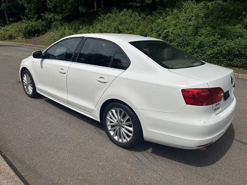 White 2014 Volkswagen Jetta Auto SEL