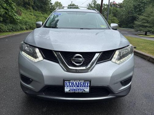 Silver 2015 Nissan Rogue SV