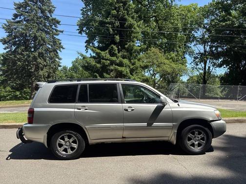 Beige 2007 Toyota Highlander Base