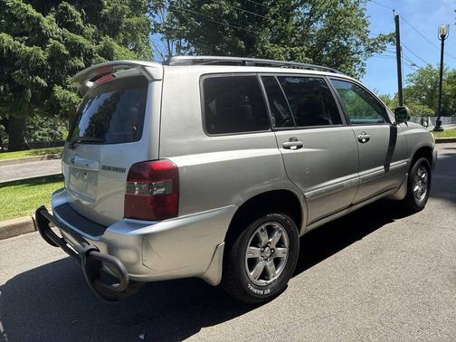Beige 2007 Toyota Highlander Base