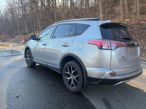2018 Toyota RAV4 SE