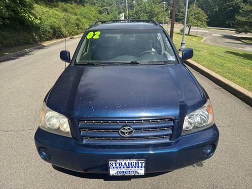 Blue 2002 Toyota Highlander Base