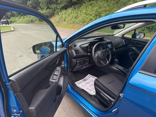 Blue 2022 Subaru Impreza 2.0i Premium