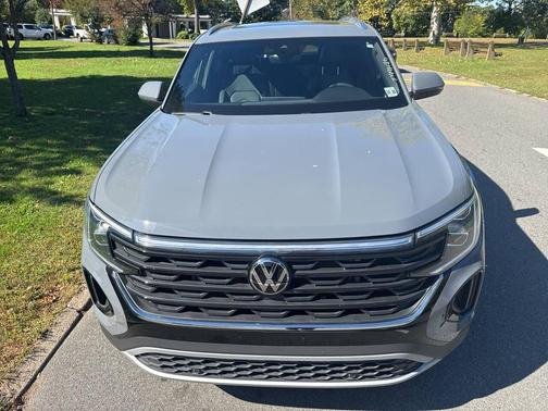Gray 2024 Volkswagen Atlas Cross Sport 2.0T SE w/Technology 4MOTION