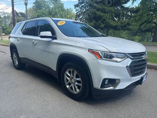 White 2020 Chevrolet Traverse LT Cloth