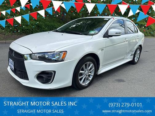 White 2016 Mitsubishi Lancer SE