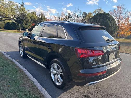 2019 Audi Q5 quattro Premium 45 TFSI AWD 4dr SUV