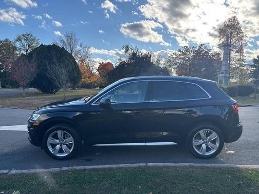 2019 Audi Q5 quattro Premium 45 TFSI AWD 4dr SUV