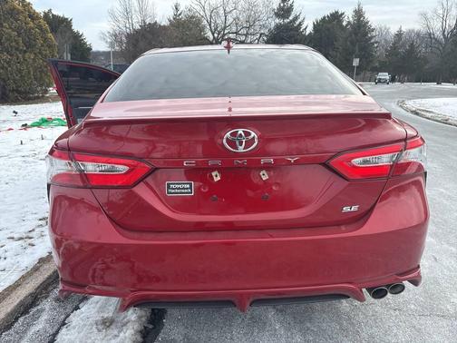 2020 Toyota Camry SE