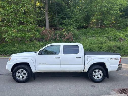 White 2014 Toyota Tacoma Base