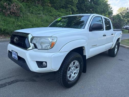 White 2014 Toyota Tacoma Base