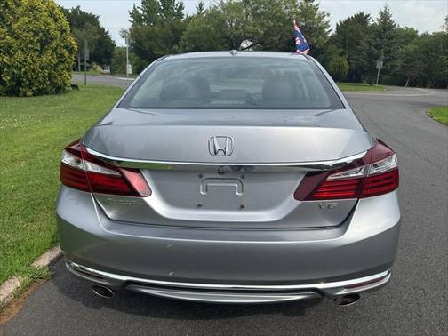 2017 Honda Accord EX-L w/Navigation & Honda Sensing