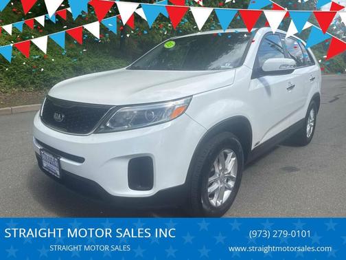 White 2015 Kia Sorento LX