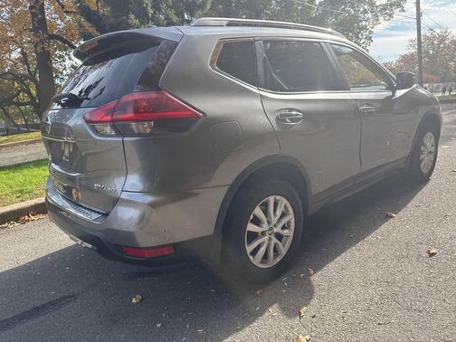 Gray 2018 Nissan Rogue SV