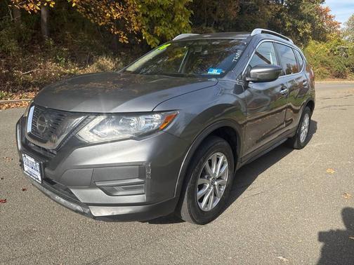 Gray 2018 Nissan Rogue SV