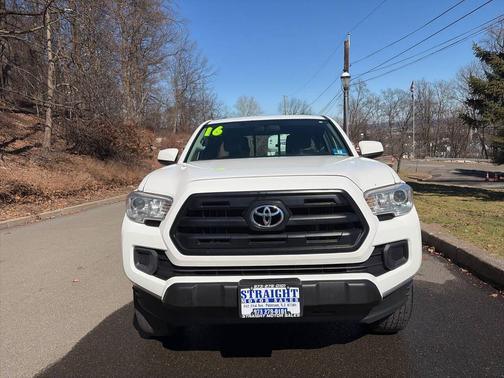 2016 Toyota Tacoma SR