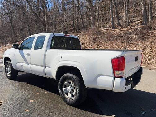 2016 Toyota Tacoma SR