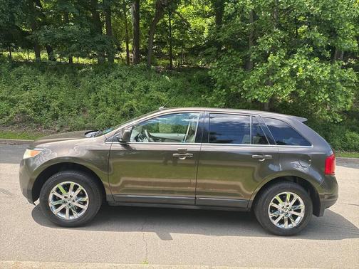 Gray 2011 Ford Edge Limited