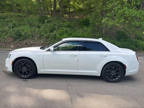 White 2019 Chrysler 300 S
