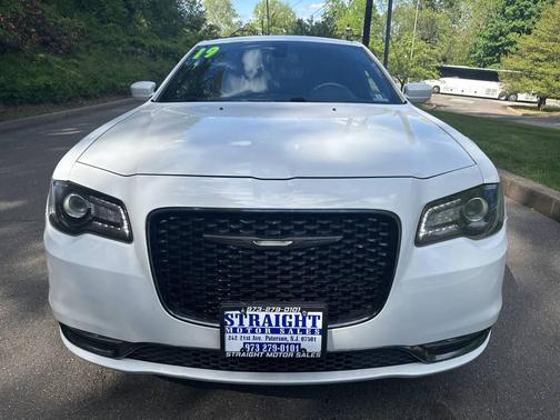 White 2019 Chrysler 300 S