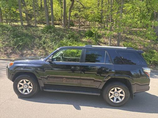 Black 2015 Toyota 4Runner Trail