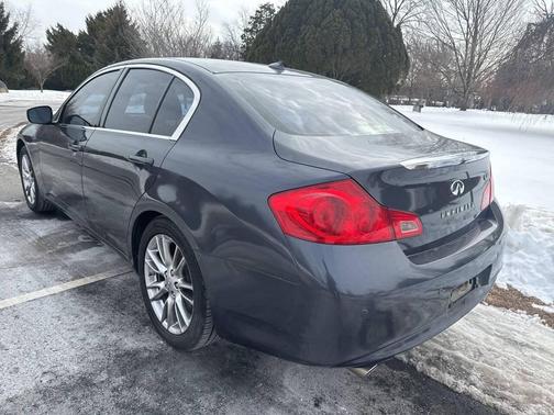 2011 INFINITI G37x Base