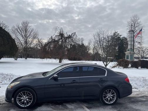 2011 INFINITI G37x Base