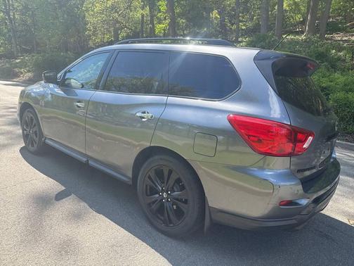 Gray 2018 Nissan Pathfinder SL
