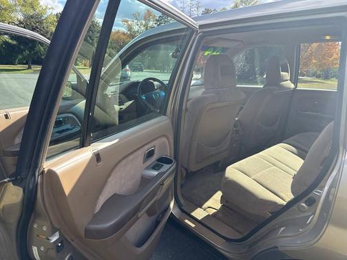 2004 Honda Pilot LX