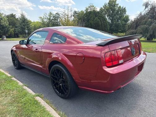 2007 Ford Mustang Deluxe