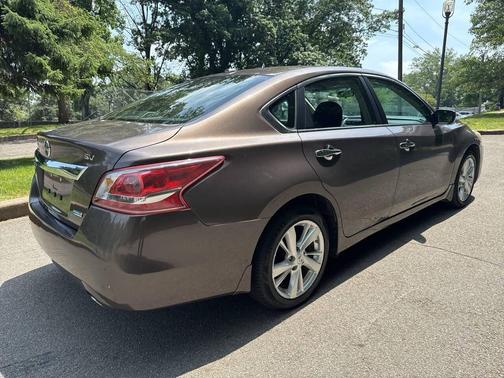 Black 2013 Nissan Altima 2.5 SV