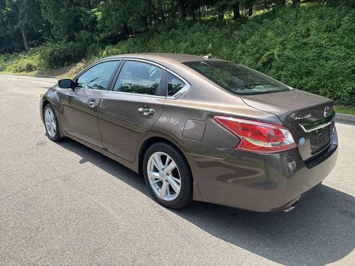 Black 2013 Nissan Altima 2.5 SV