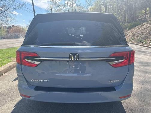 2023 Honda Odyssey Touring 4dr Mini Van