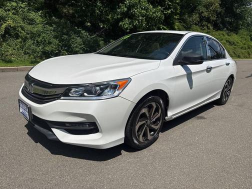 White 2017 Honda Accord EX-L