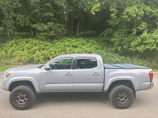 Gray 2020 Toyota Tacoma SR5